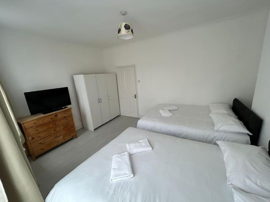 East London 2 Bedroom Flat Экстерьер фото